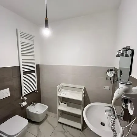 Grand Guest house *